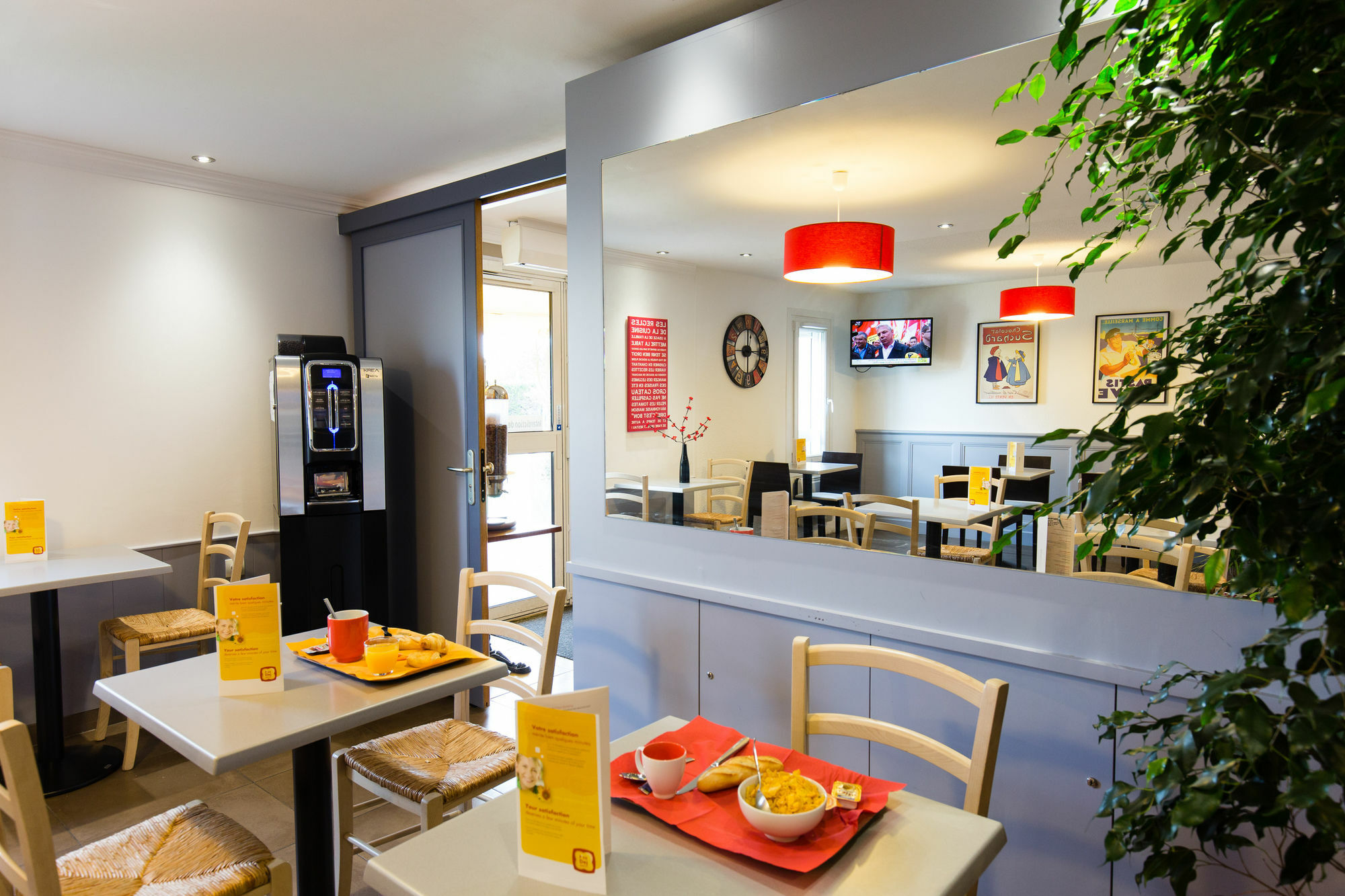 Kyriad Direct Orleans - La Chapelle St Mesmin Екстериор снимка