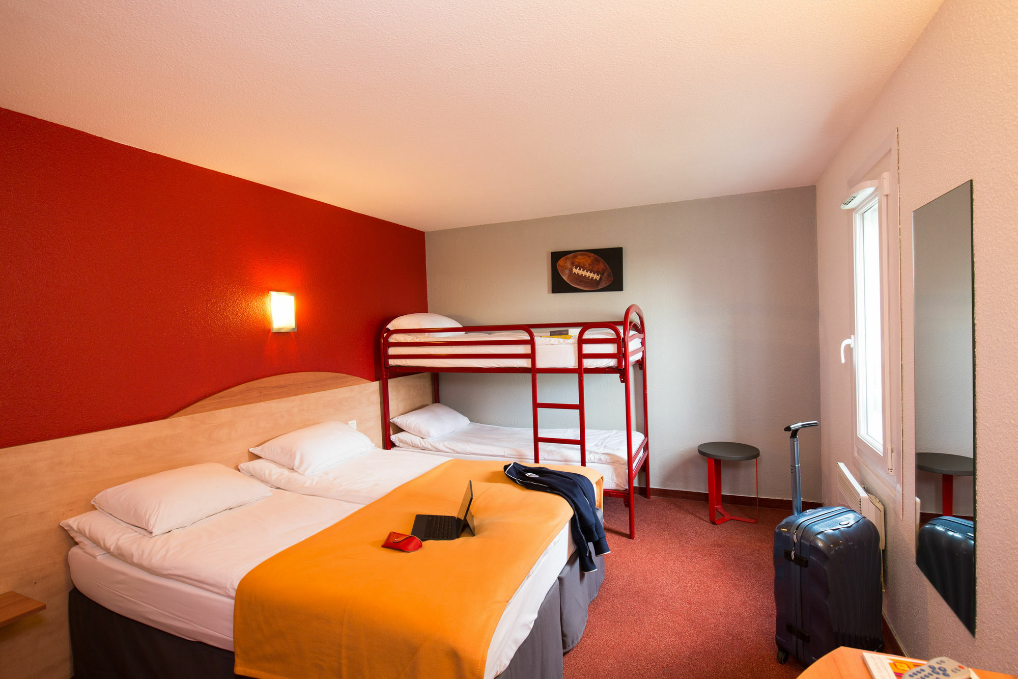 Kyriad Direct Orleans - La Chapelle St Mesmin Екстериор снимка